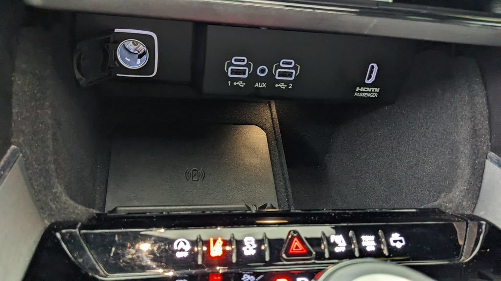 Used 2023 Jeep Wagoneer Series II AWD/4WD image 31