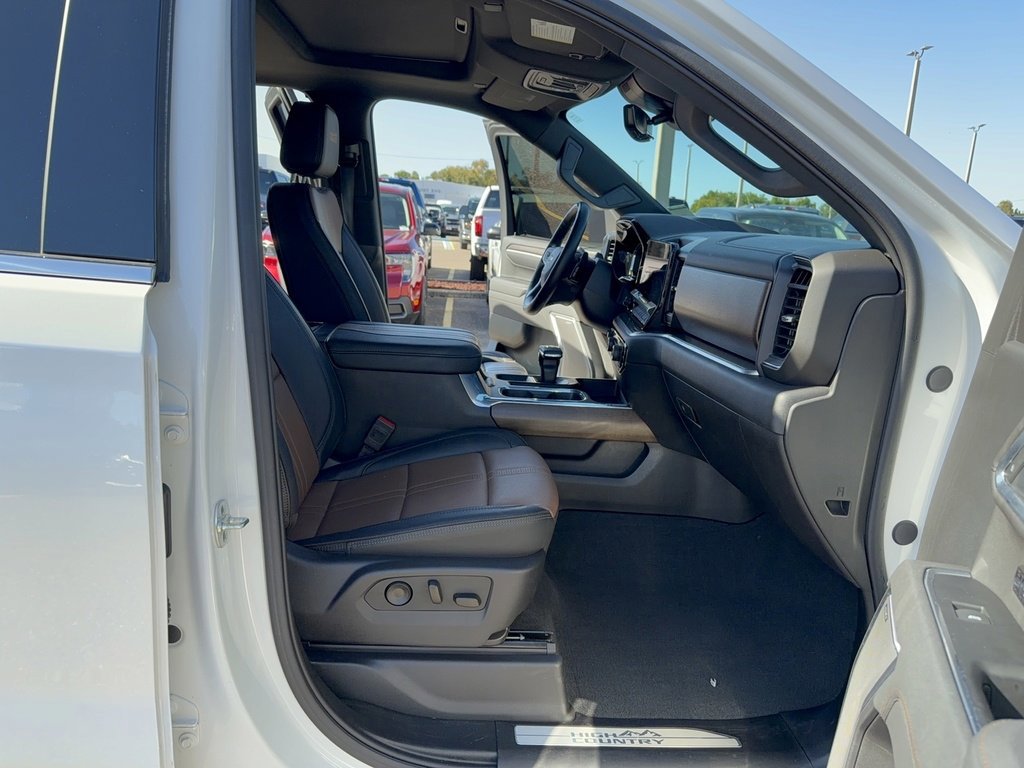 Used 2025 Chevrolet Silverado 1500 High Country image 14