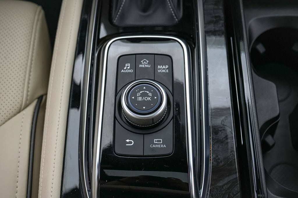 Used 2024 INFINITI QX80 Sensory w/ Cargo Package AWD/4WD image 16