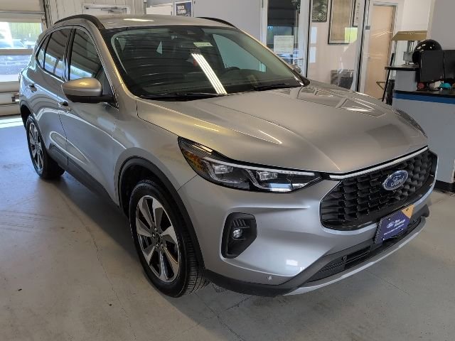 Certified 2024 Ford Escape Platinum AWD/4WD image 7