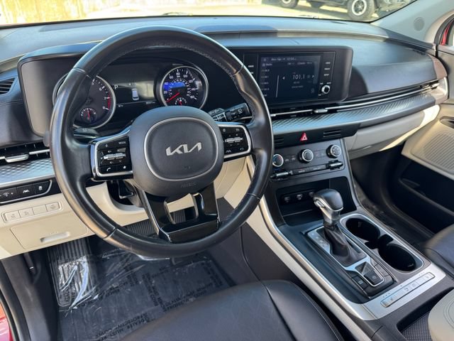 Used 2022 Kia Carnival LX FWD image 11