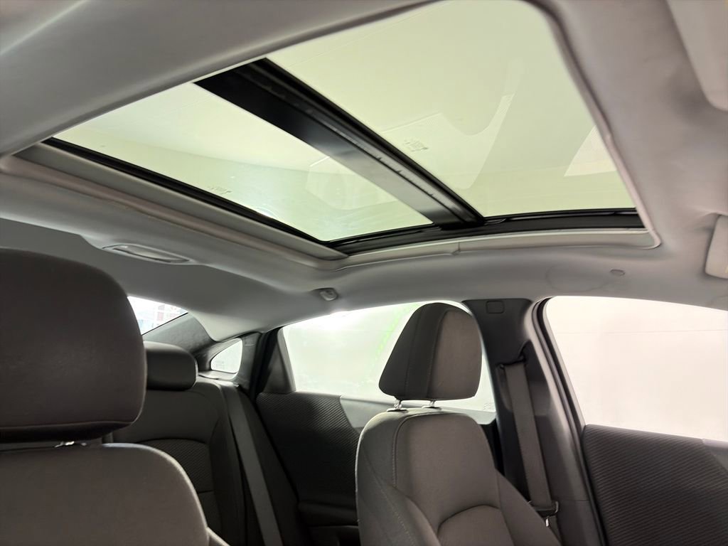 Used 2023 Chevrolet Malibu LT FWD image 32