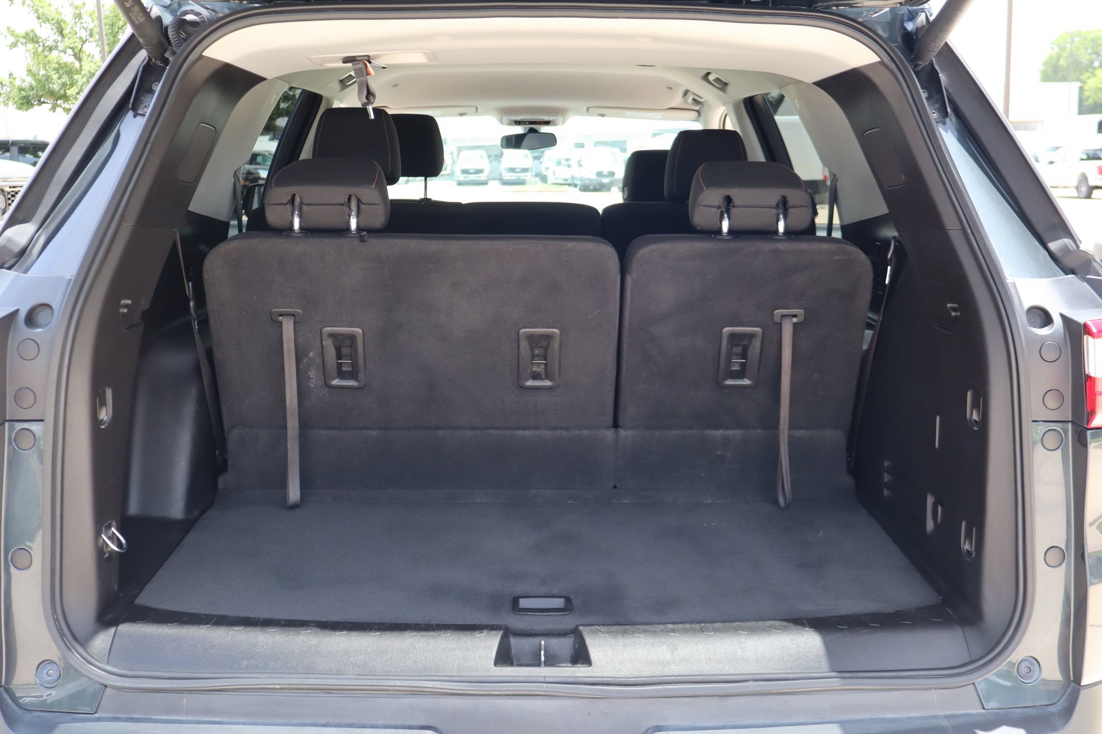 Used 2020 Chevrolet Traverse LT FWD image 26