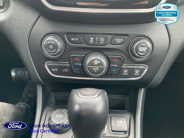 Used 2022 Jeep Cherokee Limited w/ Mopar Interior Package image 19