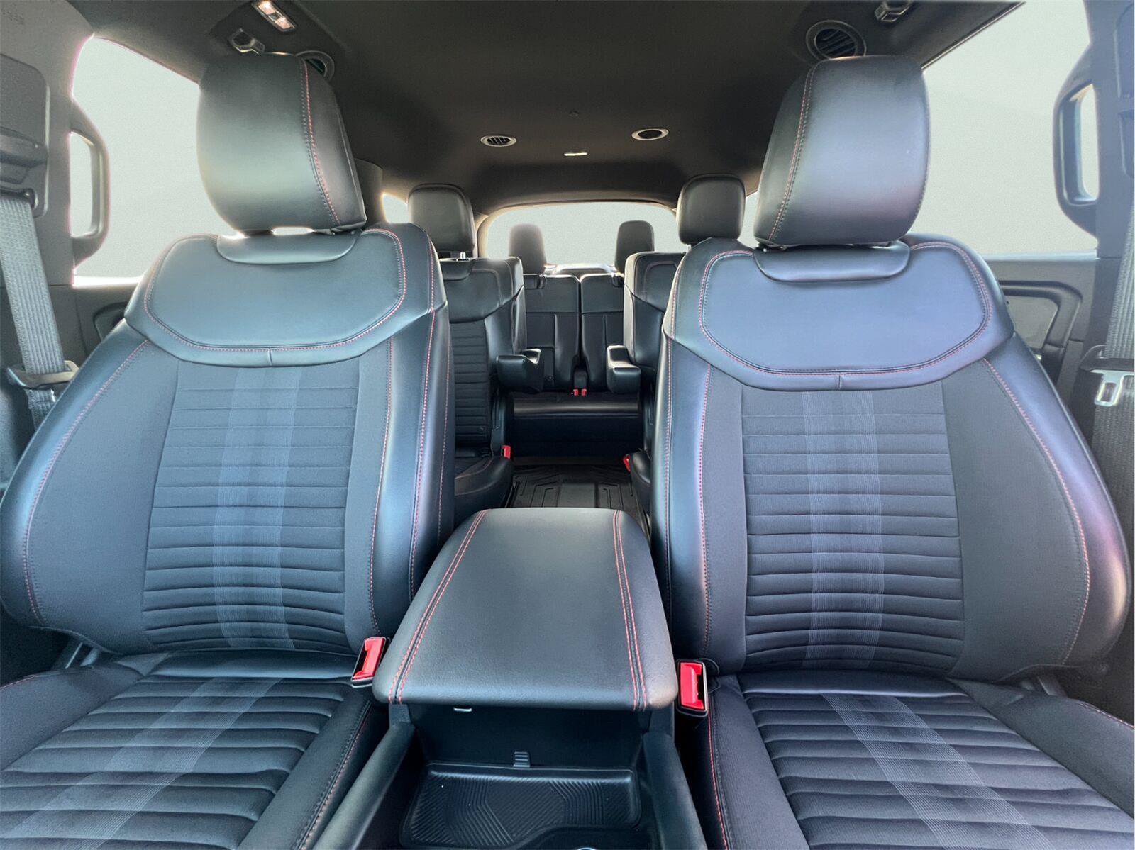 Certified 2026 Ford Explorer ST-Line w/ ST-Line Street Pack RWD image 36