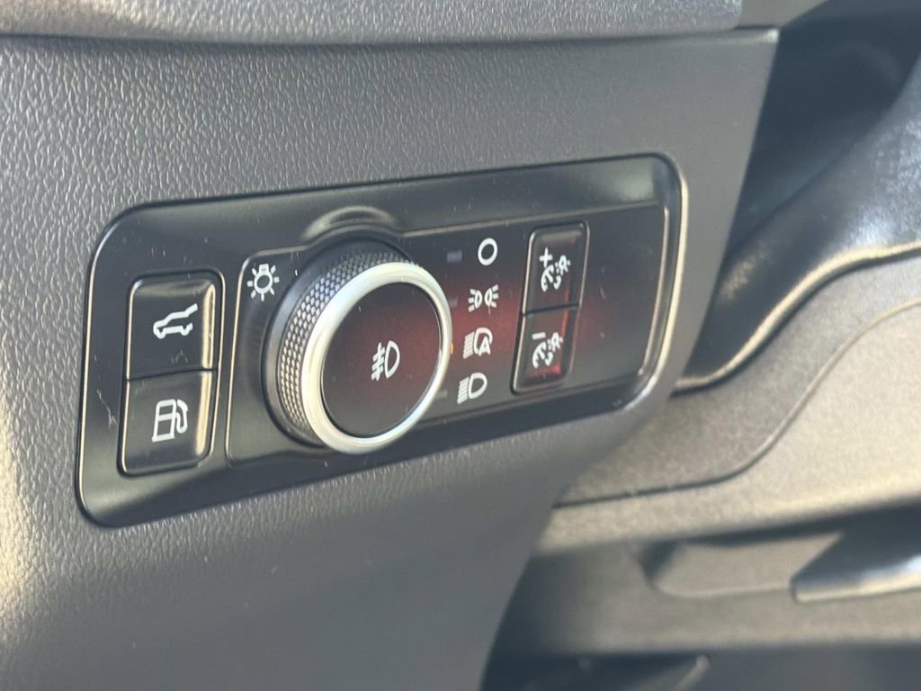 Certified 2025 Ford Escape SE FWD image 24