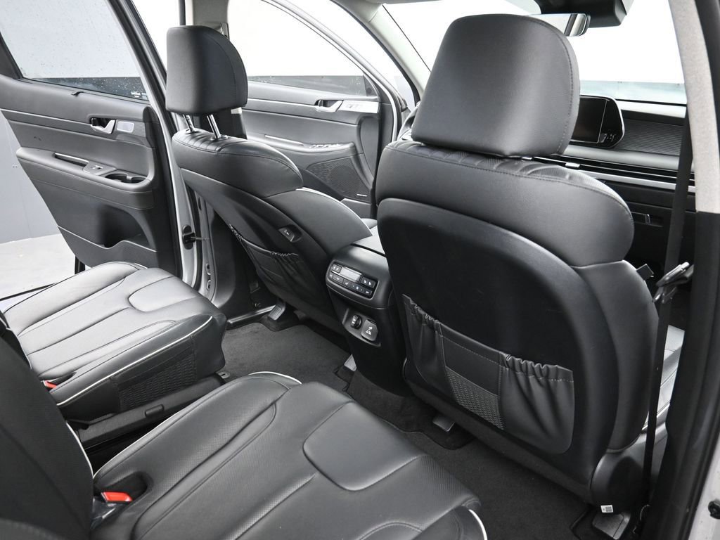 Used 2023 Hyundai Palisade Limited FWD image 10