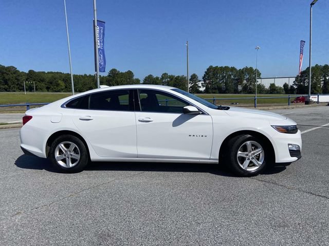 Used 2024 Chevrolet Malibu LT FWD image 2