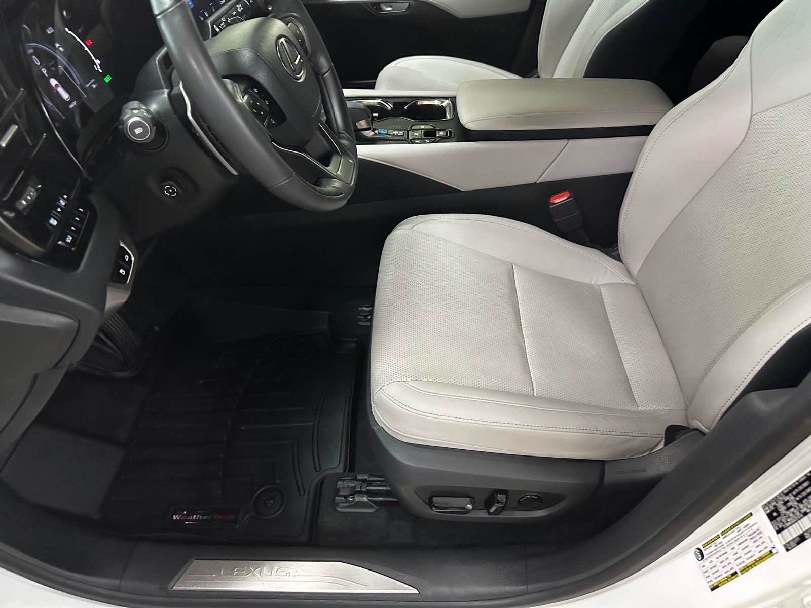 Used 2024 Lexus RX 350 w/ Convenience Package AWD/4WD image 18