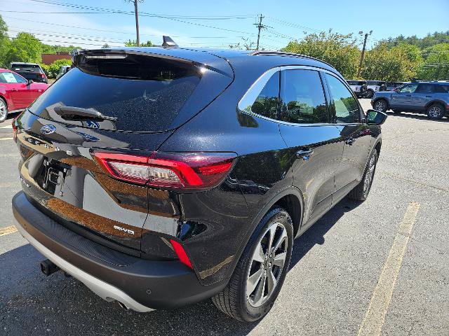 Certified 2024 Ford Escape Platinum w/ Premium Technology Package AWD/4WD image 5