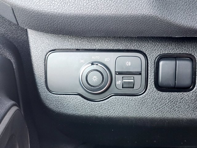 Used 2019 Mercedes-Benz Sprinter 144 image 18