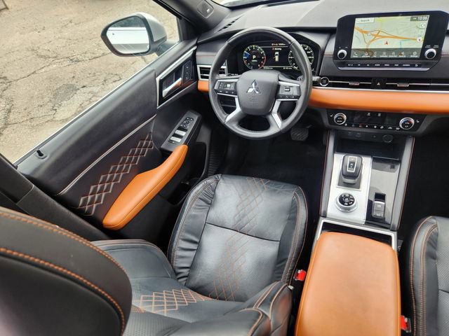 Used 2023 Mitsubishi Outlander SEL image 11