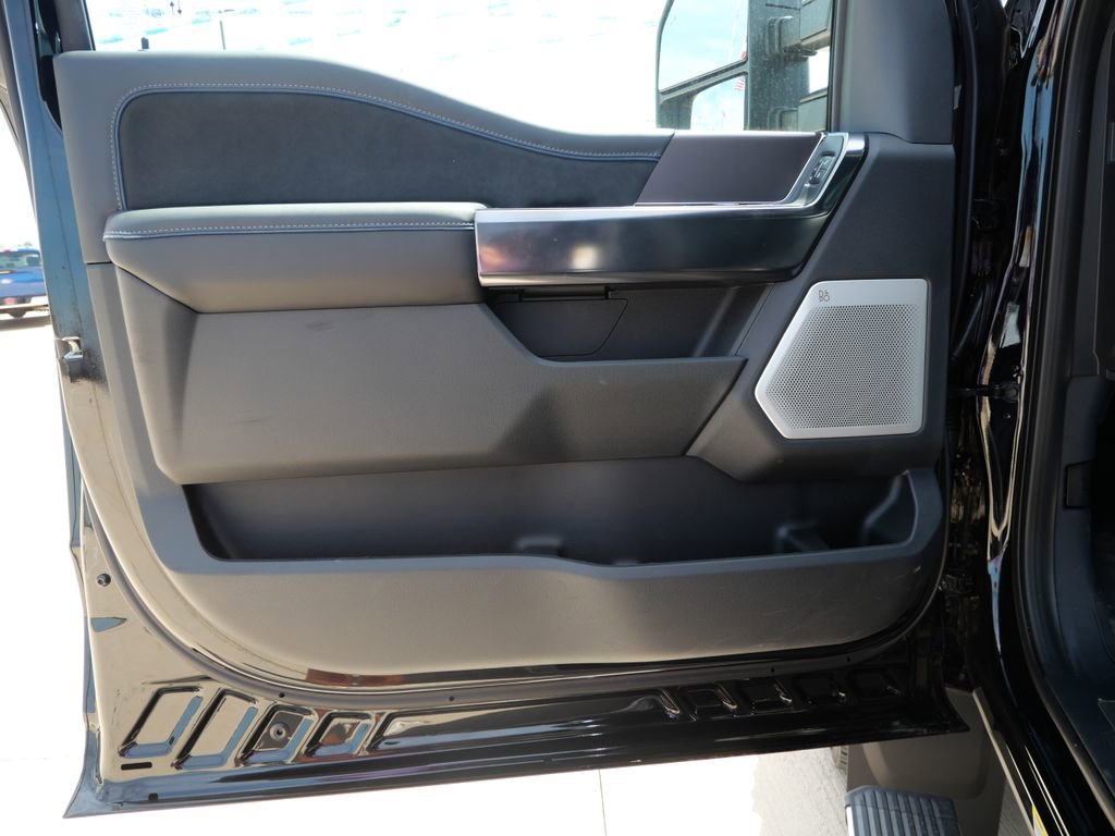 Certified 2026 Ford F450 Platinum w/ FX4 Off-Road Package image 17