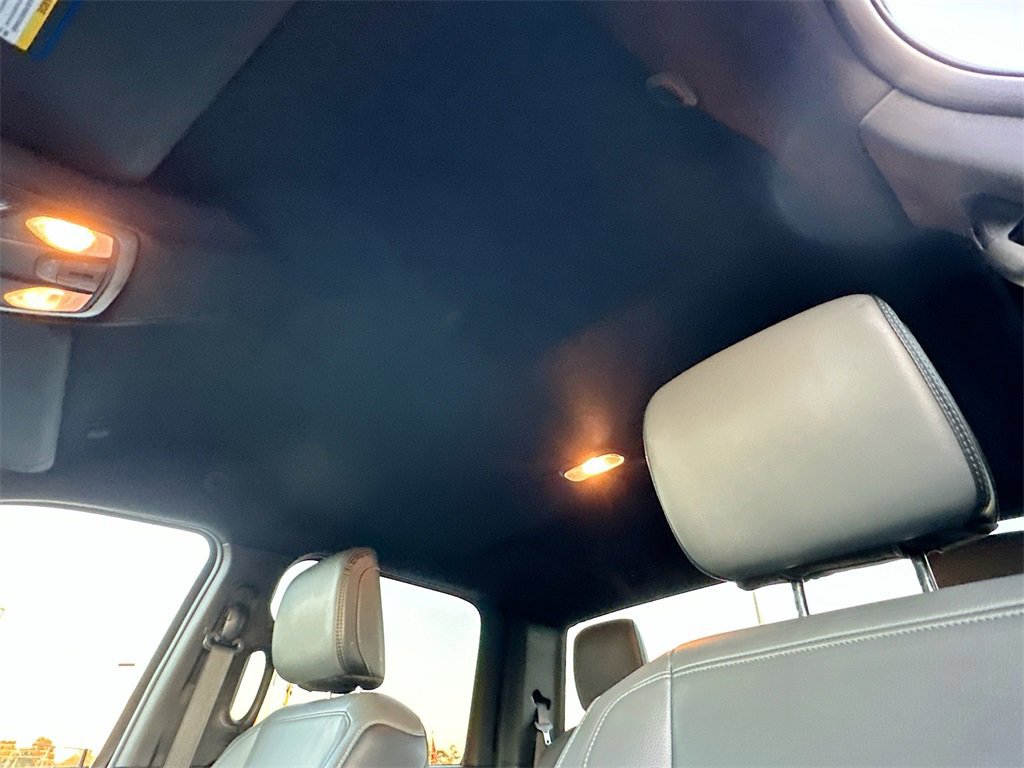 Used 2024 RAM 2500 Tradesman w/ Chrome Appearance Group image 12