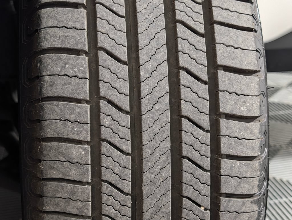 Certified 2020 Ford Escape SEL FWD image 28