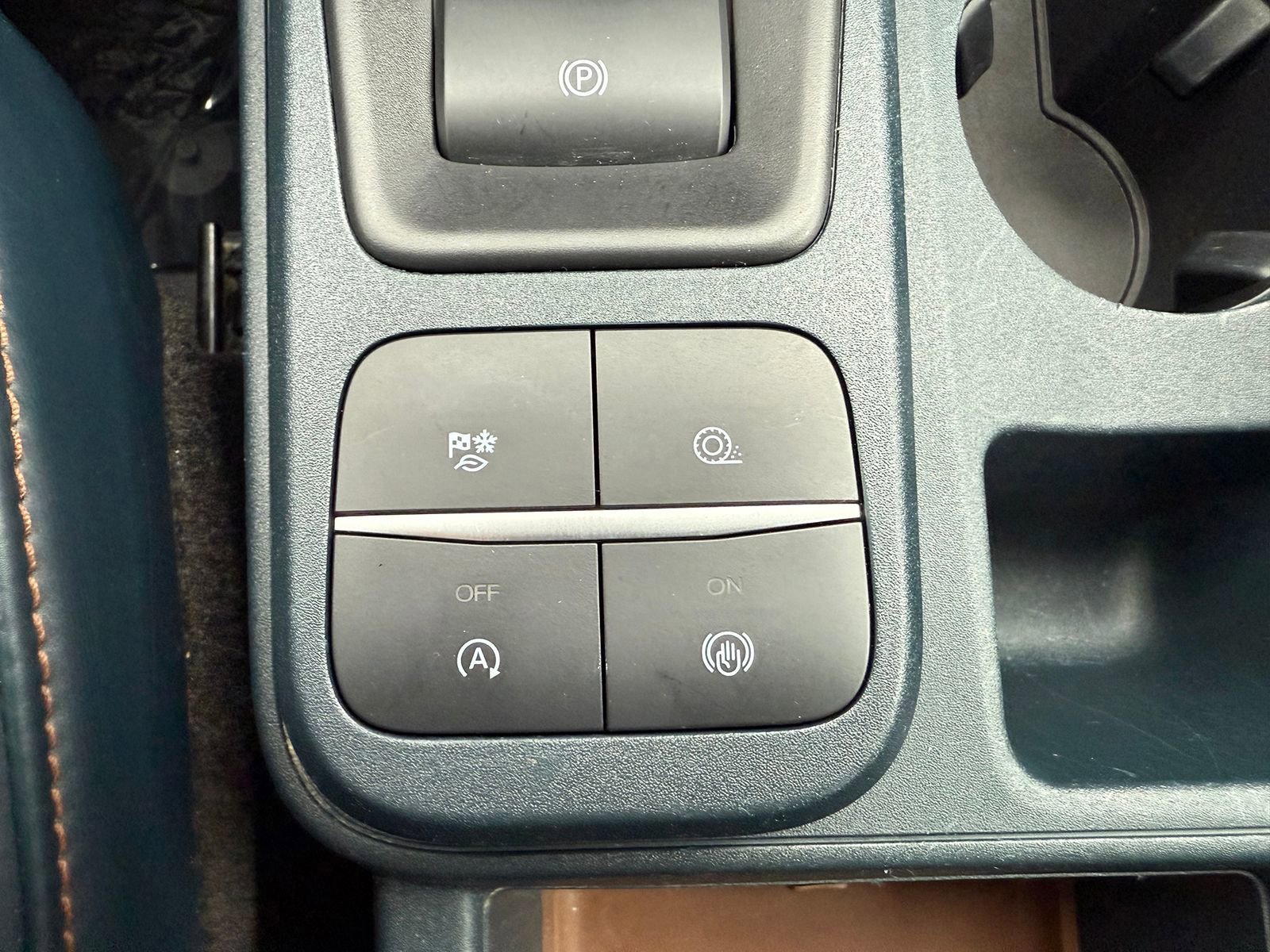 Certified 2022 Ford Maverick Lariat w/ Lariat Luxury Package image 22