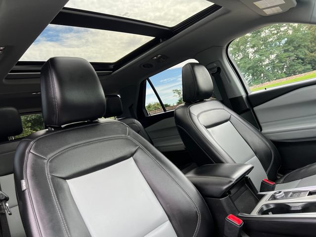Certified 2023 Ford Explorer XLT w/ Equipment Group 202A AWD/4WD image 37