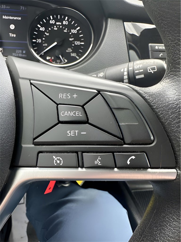 Used 2021 Nissan Rogue Sport S image 23