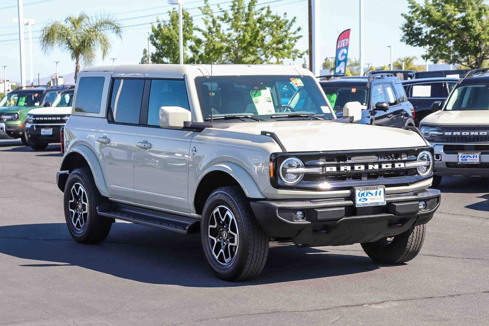 Certified 2025 Ford Bronco Outer Banks AWD/4WD image 3