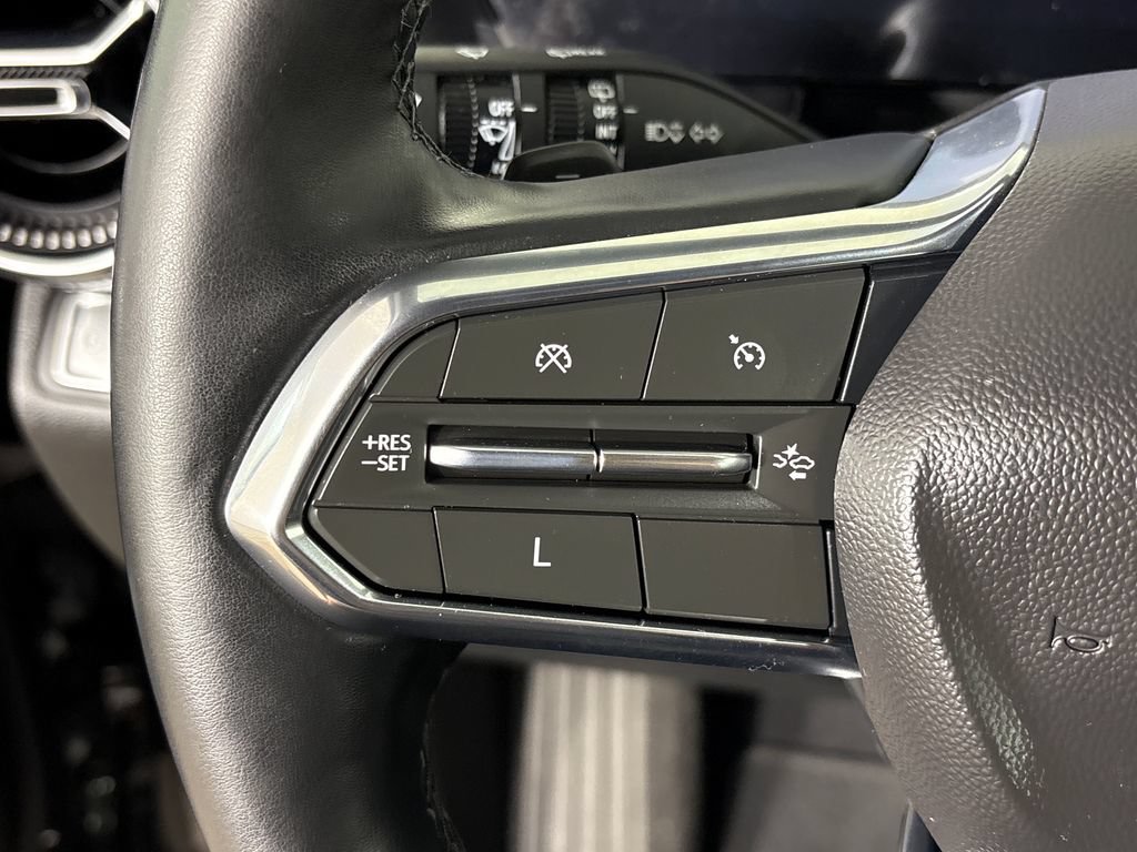 Used 2025 Chevrolet Equinox LT w/ Safety and Technology Package FWD image 17