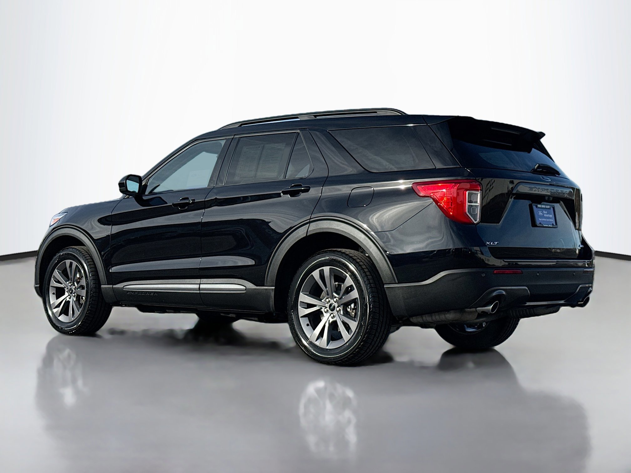 Certified 2023 Ford Explorer XLT w/ Equipment Group 202A image 2