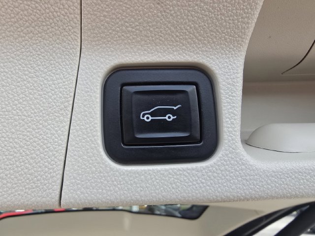 Used 2021 GMC Acadia Denali w/ Denali Ultimate Package AWD/4WD image 21