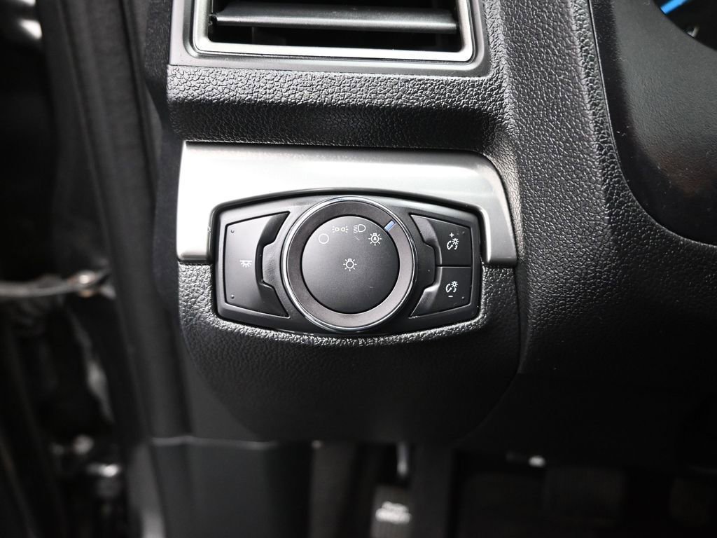 Certified 2018 Ford Explorer XLT image 40