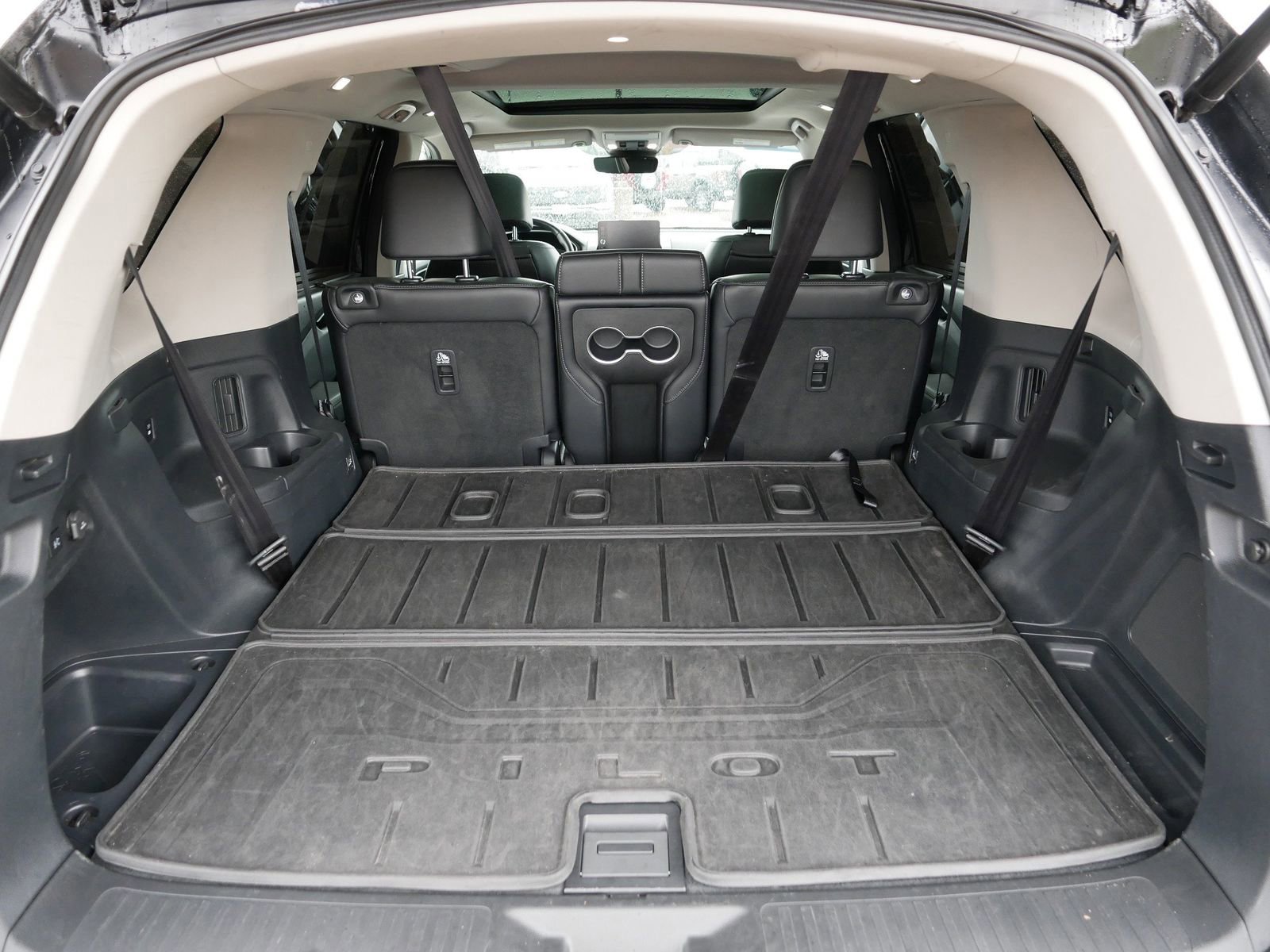 Used 2025 Honda Pilot Elite image 13