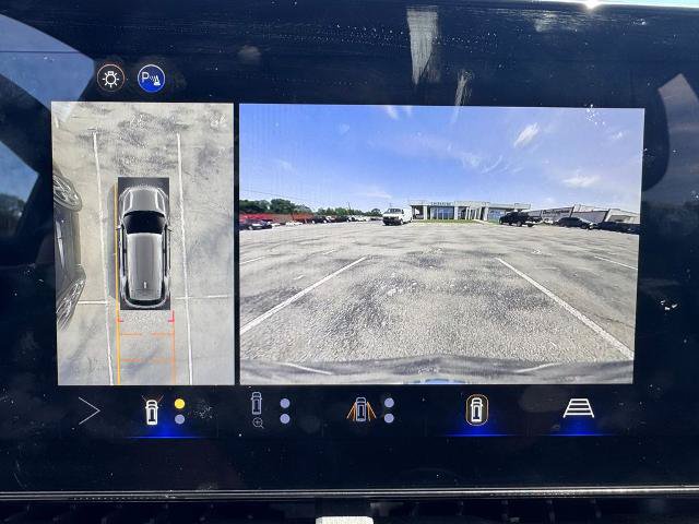 Used 2025 Chevrolet Equinox LT w/ Convenience Package II AWD/4WD image 24