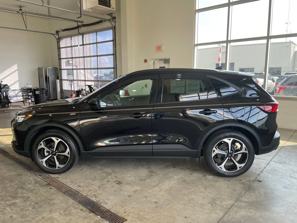Certified 2025 Ford Escape ST-Line Select w/ Tech Pack #1 AWD/4WD image 9