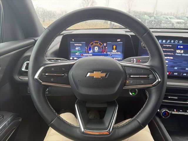 Used 2025 Chevrolet Traverse LT w/ Driver Confidence Package image 40