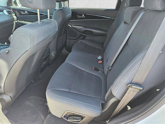 Used 2019 Kia Sorento L FWD image 18