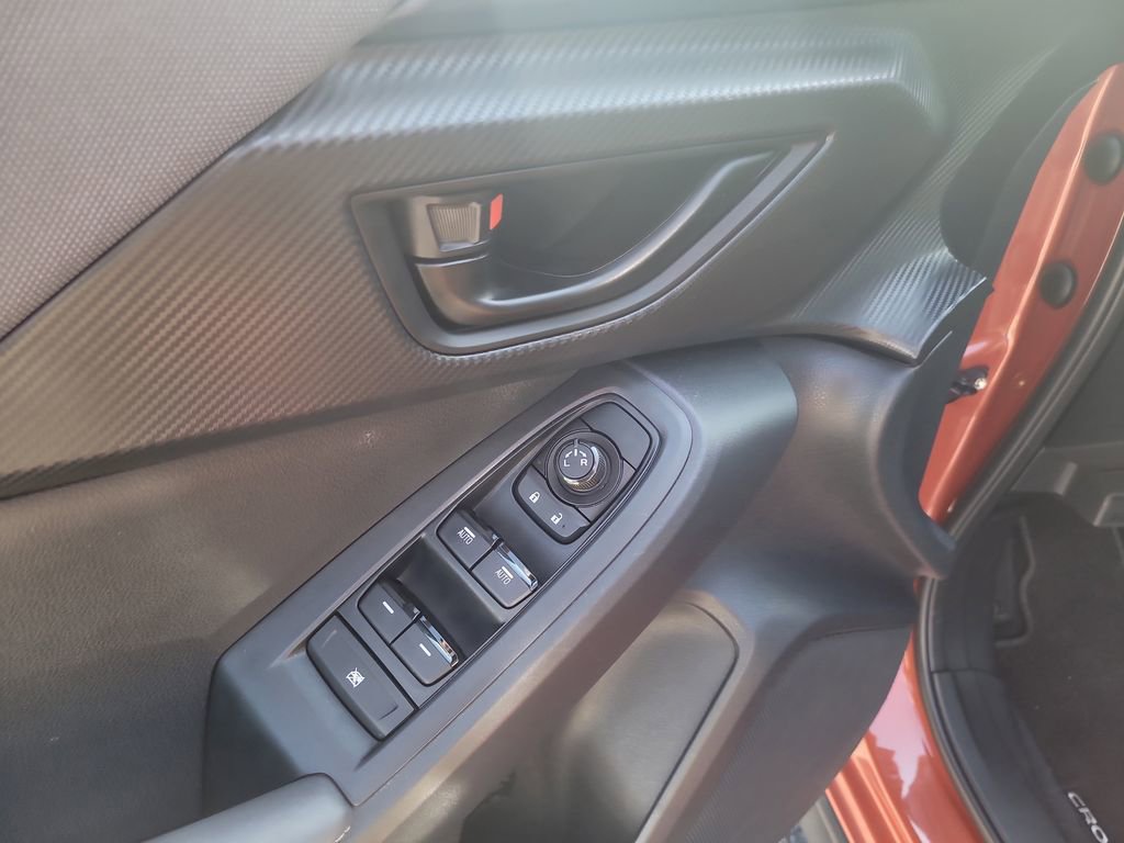 Used 2024 Subaru Crosstrek 2.0i Premium AWD/4WD image 15