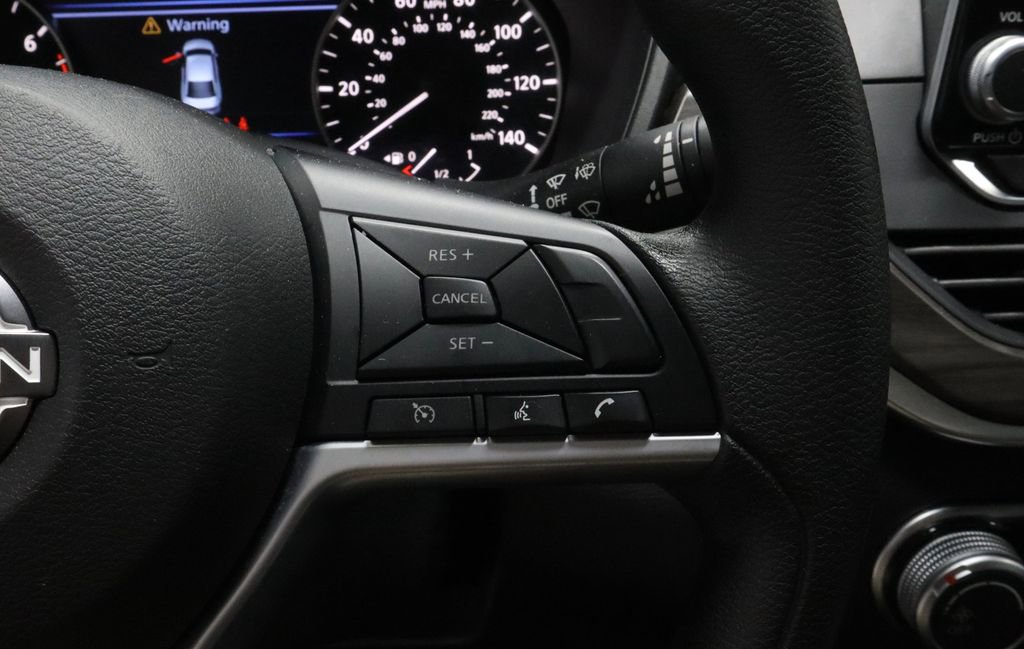 Used 2025 Nissan Altima 2.5 SV image 29