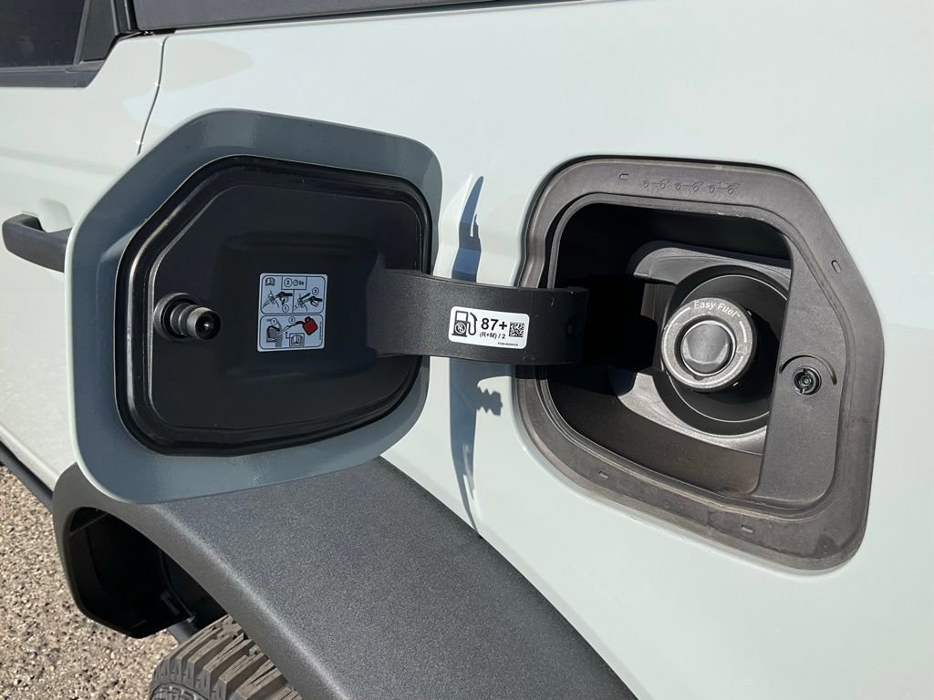 Certified 2024 Ford Bronco Black Diamond w/ Sasquatch Package image 23