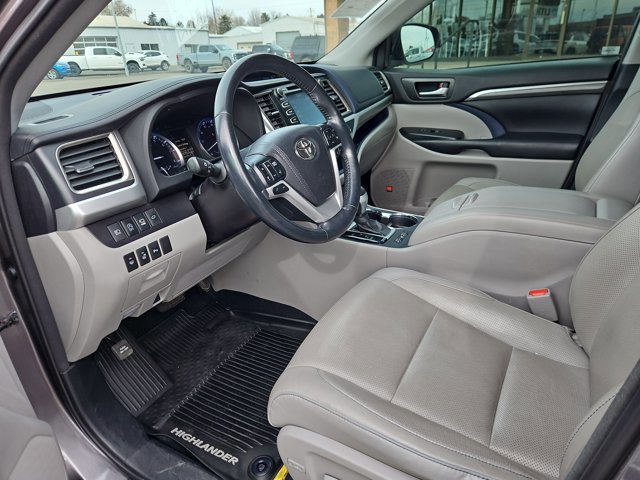 Used 2018 Toyota Highlander Limited Platinum image 11