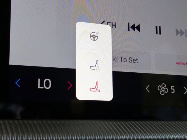 Certified 2025 Ford Explorer ST-Line w/ Premium Package image 31