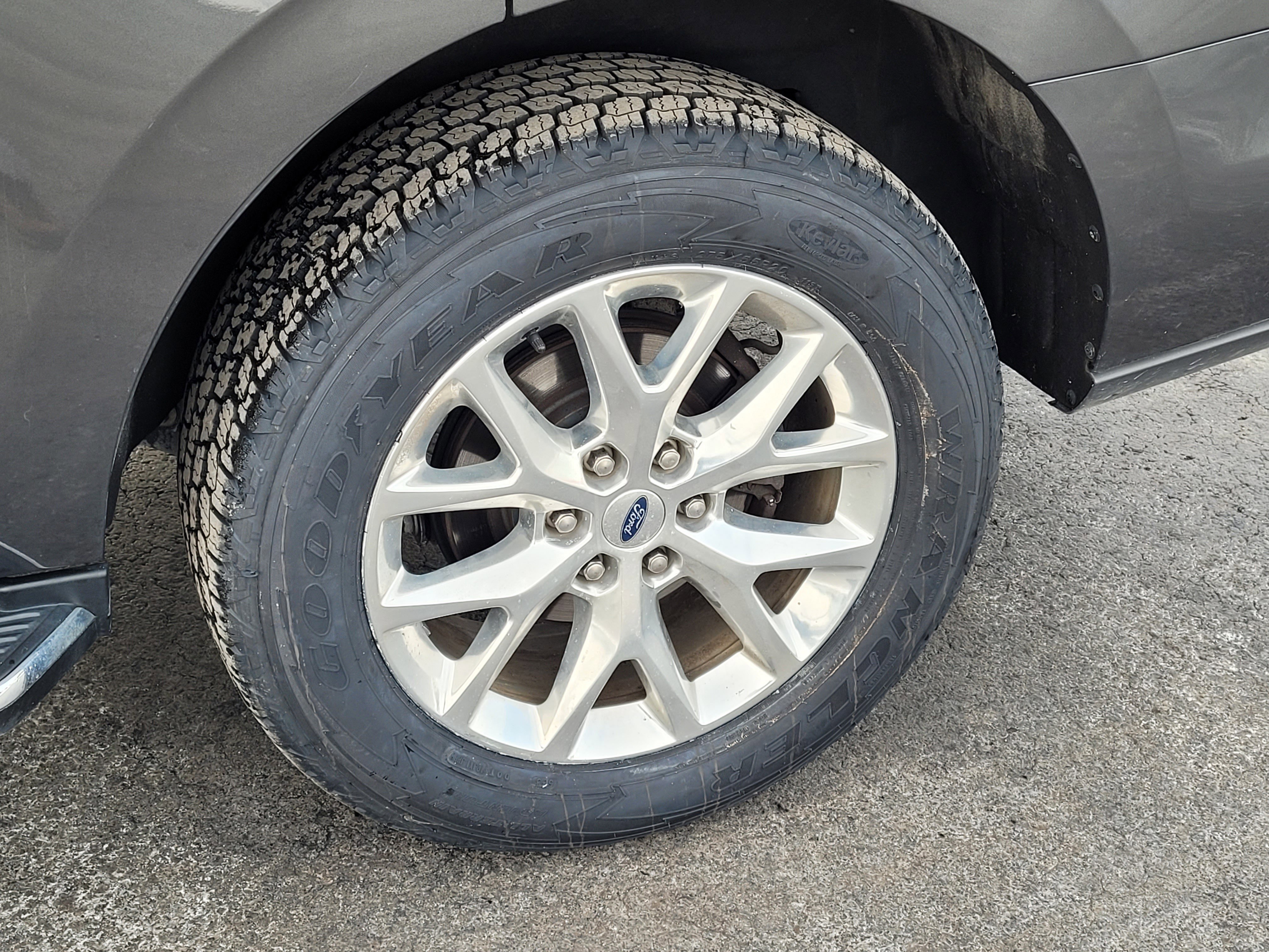 Certified 2020 Ford Expedition XLT w/ Equipment Group 202A image 10