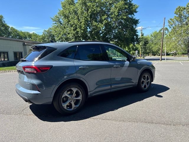 Certified 2023 Ford Escape ST-Line w/ Tech Pack #1 AWD/4WD image 6