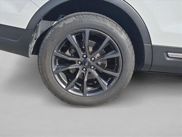 Certified 2018 Ford Explorer XLT w/ Equipment Group 202A AWD/4WD image 12