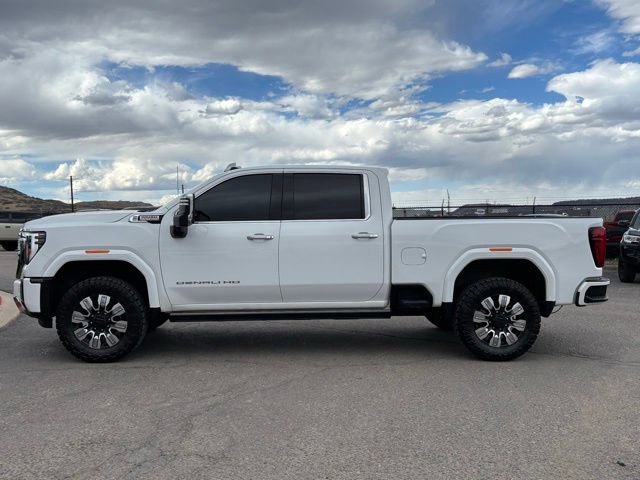 Used 2024 GMC Sierra 3500 Denali AWD/4WD image 2
