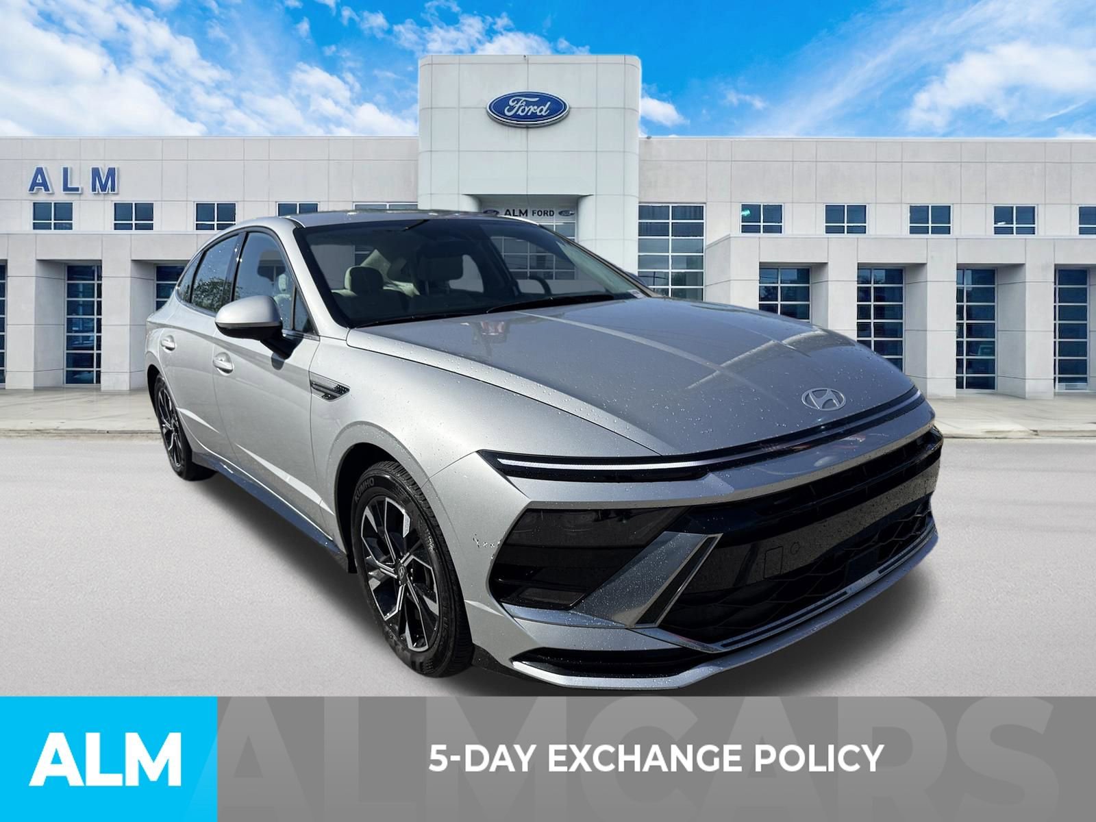 Used 2025 Hyundai Sonata SEL FWD image 3