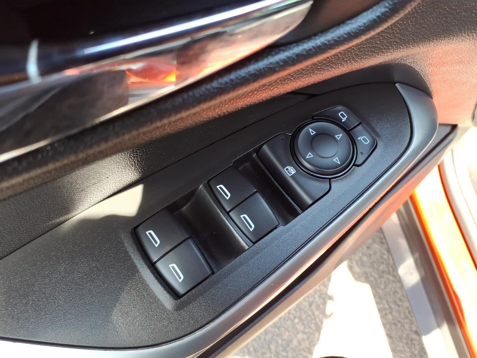 Used 2024 Chevrolet Trax LS w/ LS Convenience Package FWD image 21