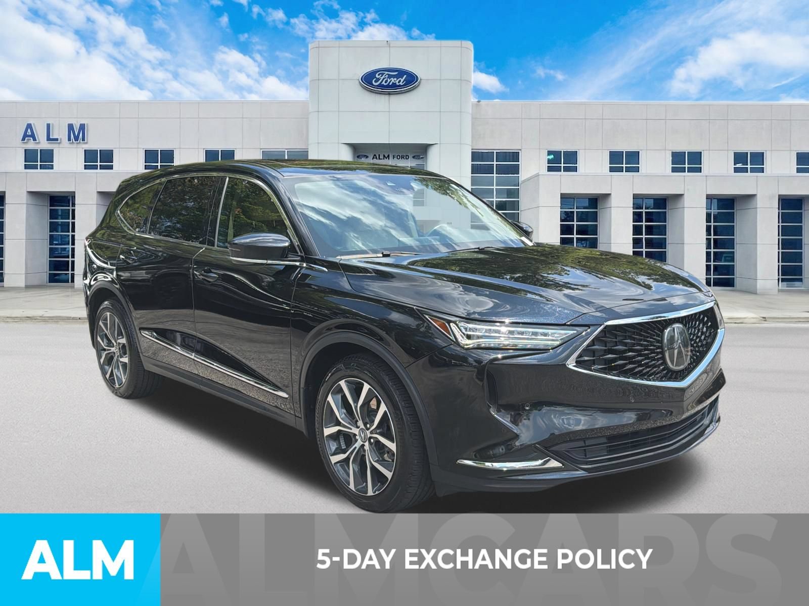 Used 2023 Acura MDX w/ Technology Package FWD image 3