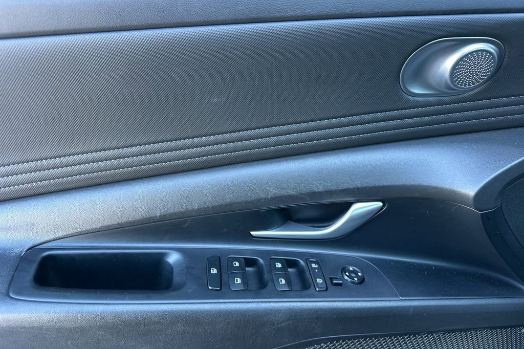 Used 2024 Hyundai Elantra Limited image 10