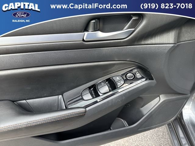 Used 2025 Nissan Altima 2.5 SR image 21