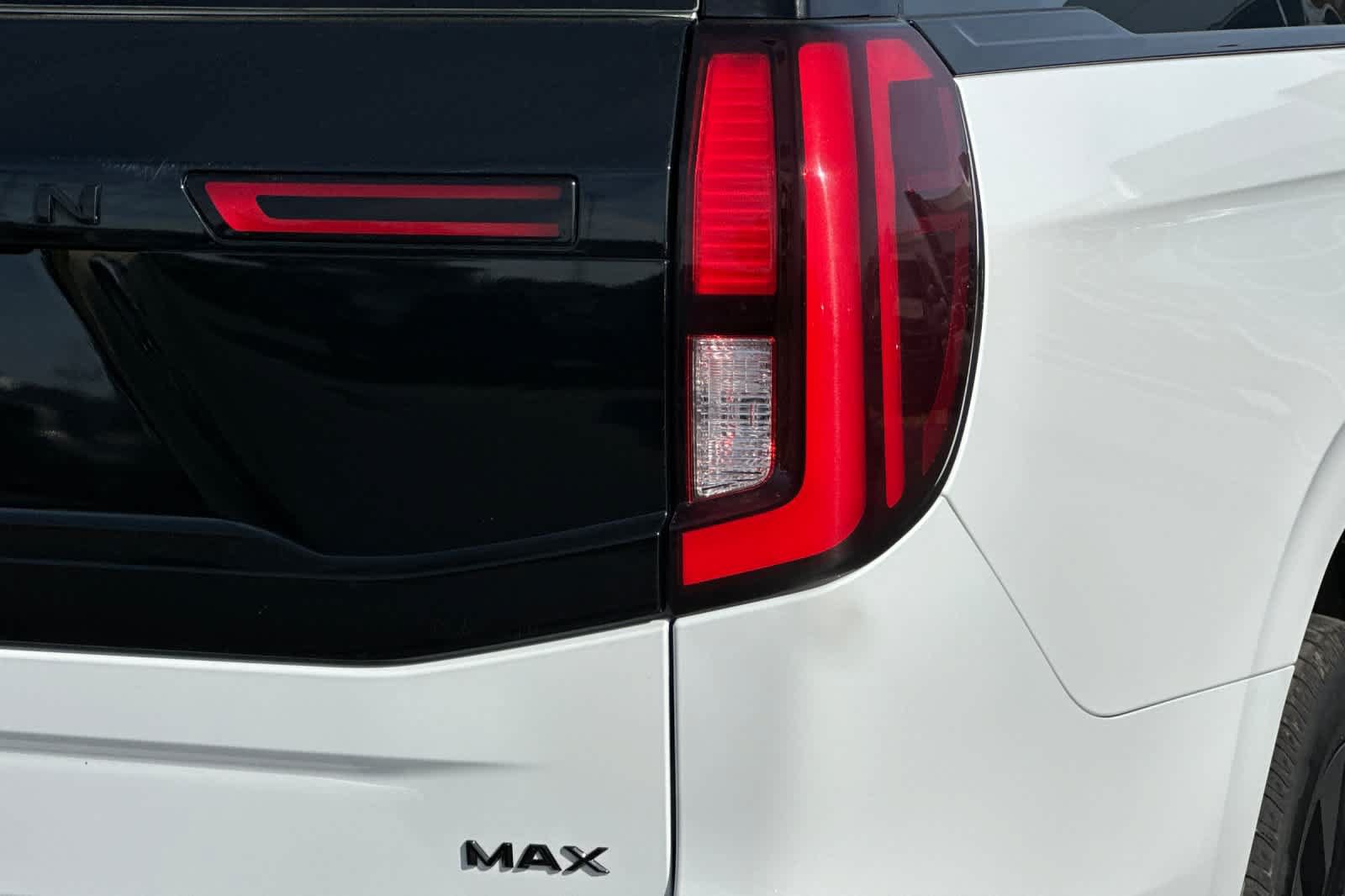 Certified 2025 Ford Expedition Max Platinum w/ Stealth Appearance Package AWD/4WD image 29
