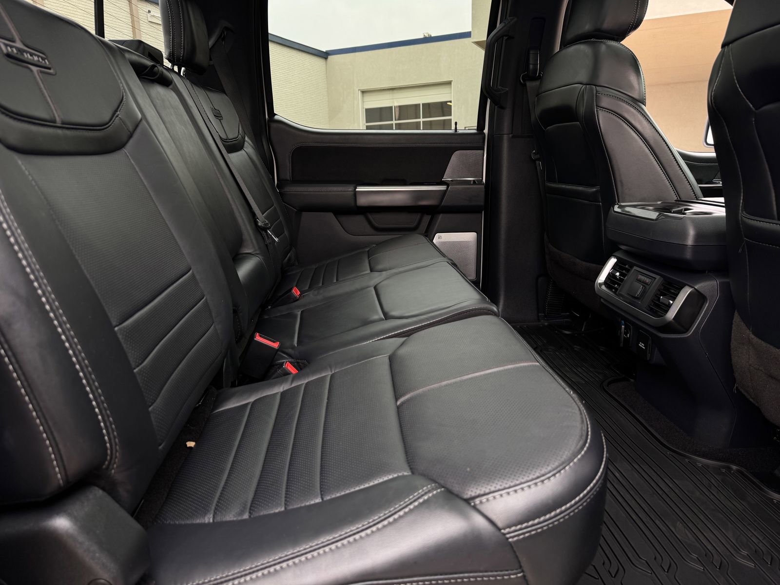 Certified 2022 Ford F150 Platinum w/ Equipment Group 701A High image 30