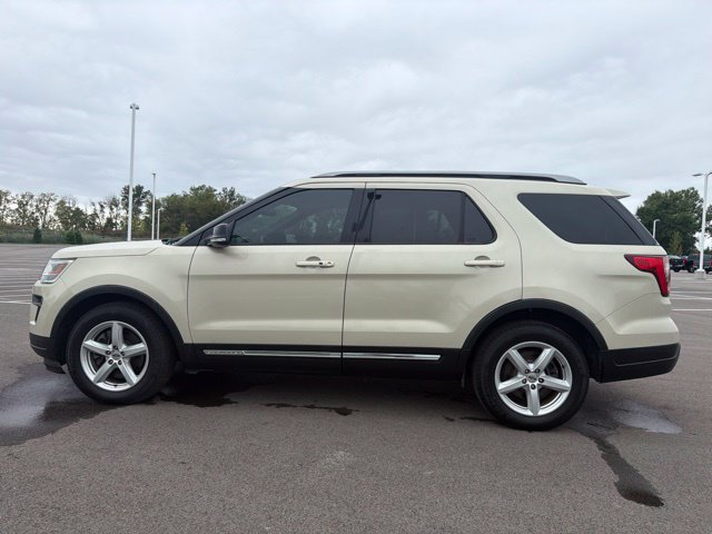 Certified 2018 Ford Explorer XLT w/ Equipment Group 202A FWD image 14