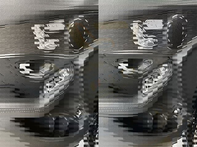 Used 2022 Mercedes-Benz GLC 300 4MATIC image 5